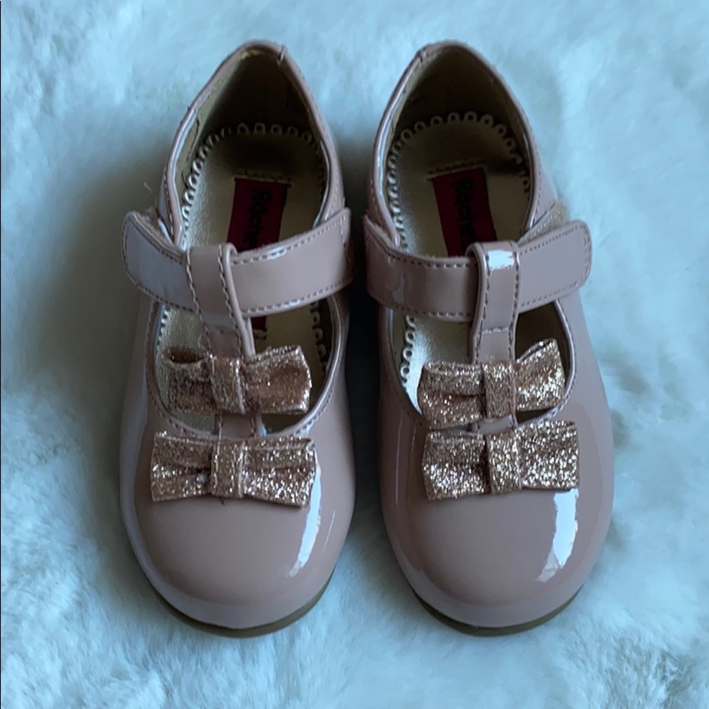 Girl’s shoes